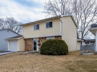 95 W Wrightwood Ave, Glendale Heights, IL 60139