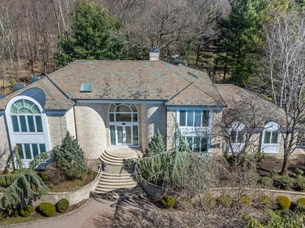 2 Stonehenge Ct, Montville Twp., NJ 07045