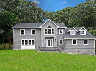 33 Riverview Ter, Smithtown, NY 11787