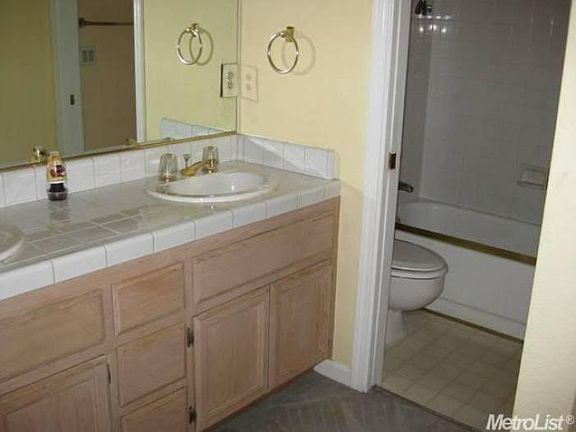 3rd image of 4035 Eastwood Village Ln