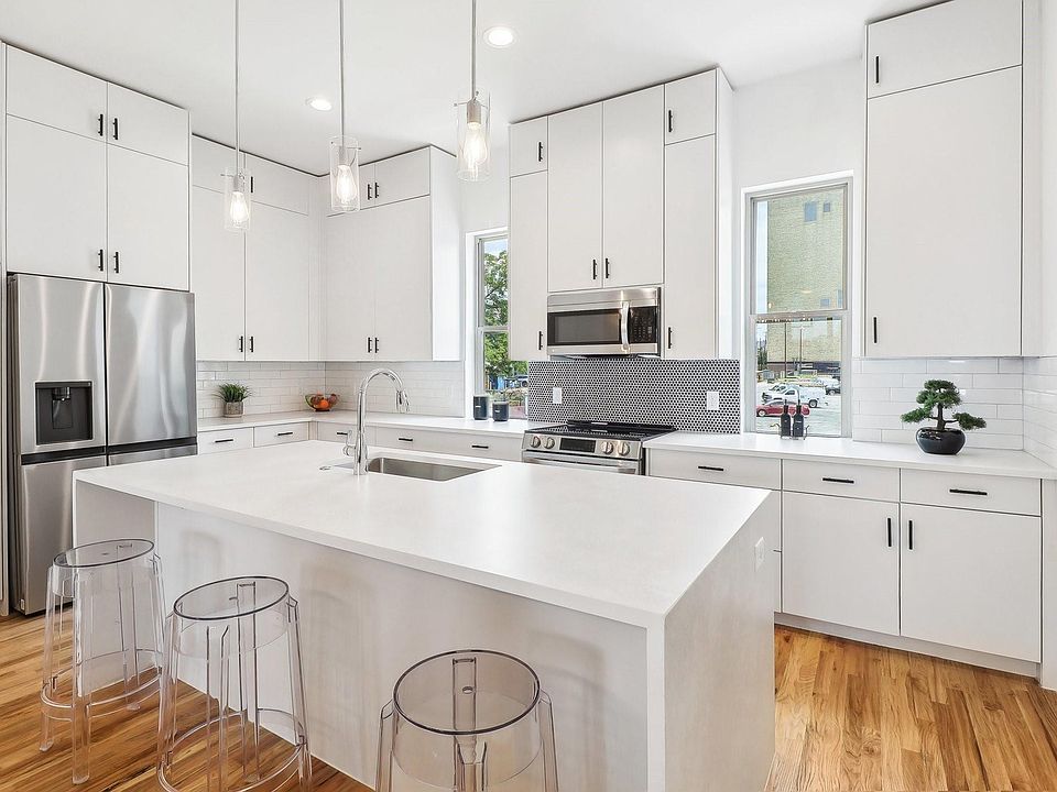 1st image of 4204 San Jacinto St #103