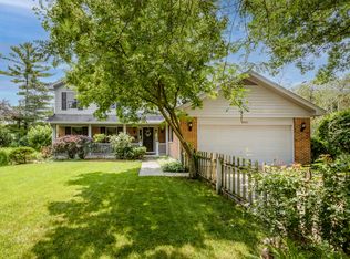 2301 Bianco Ter, Glenview, IL 60025