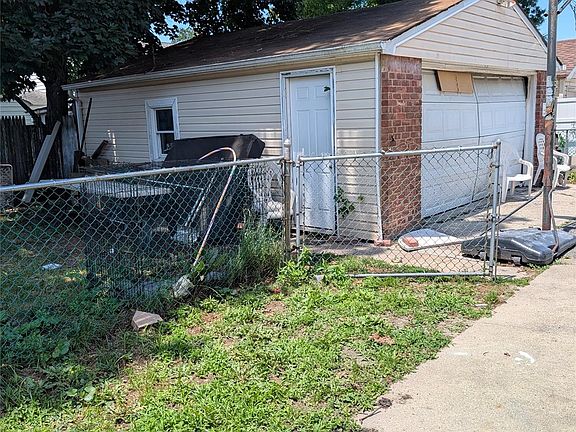 4th image of 359 Magnolia Avenue