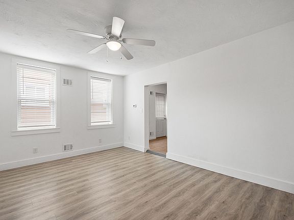 3rd image of 926 Ridge Ave