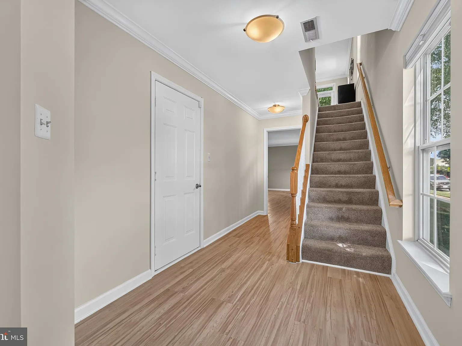 3 bed, 4.0 bath, 2014 sqft, $3,400 — Photo 2