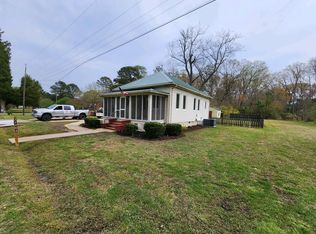 21464 Twin Hill Ln, Carrollton, VA 23314