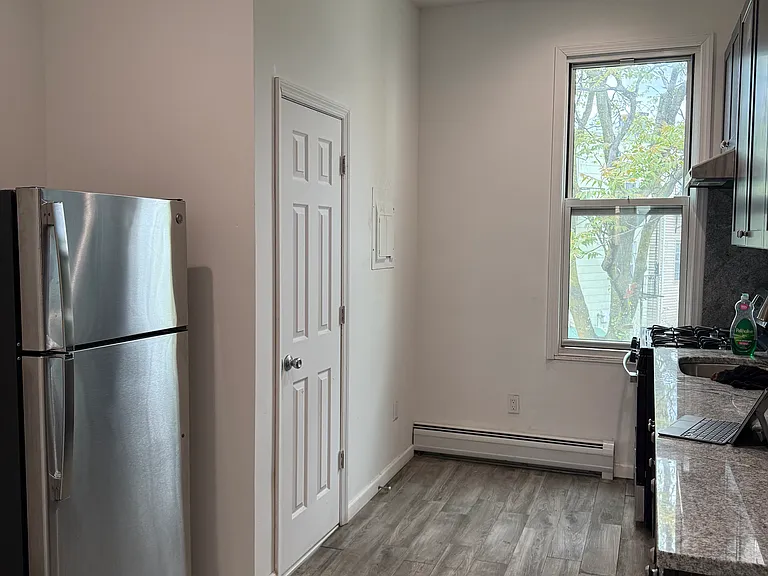 559 Hudson Ave #3R — Photo 12
