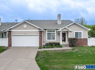 9505 Garnet Ln, Johnston, IA 50131
