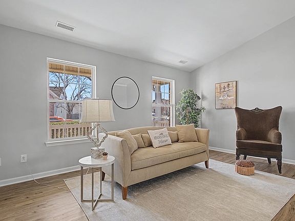 2nd image of 135 Sumner Meadows Ln