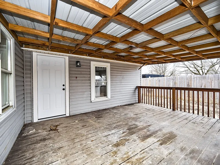 2804 Yankee Rd — Photo 36