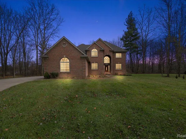 6611 Meldrum Rd, Ira, MI 48023
