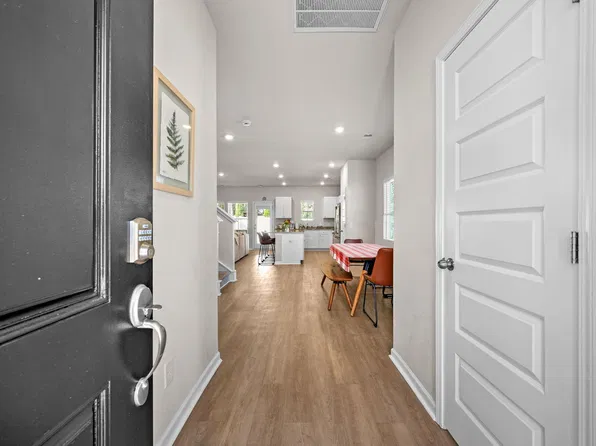 4023 E Associate Dr, North Charleston, SC 29418