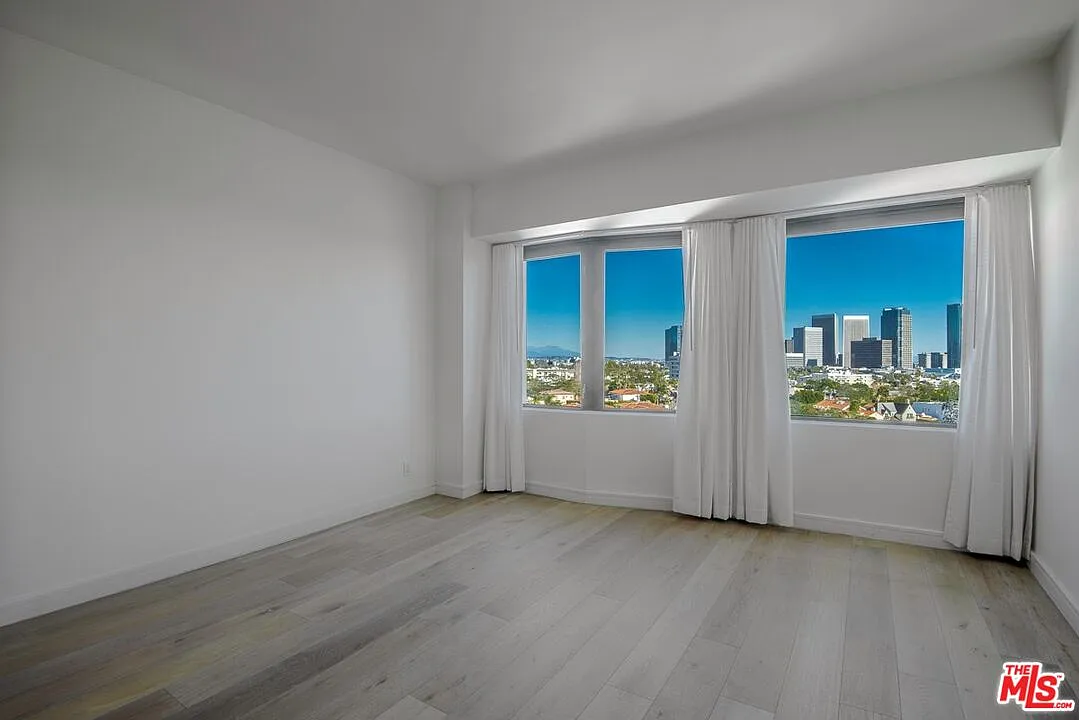 2 bed, 2.0 bath, 1403 sqft, $6,500 — Photo 4