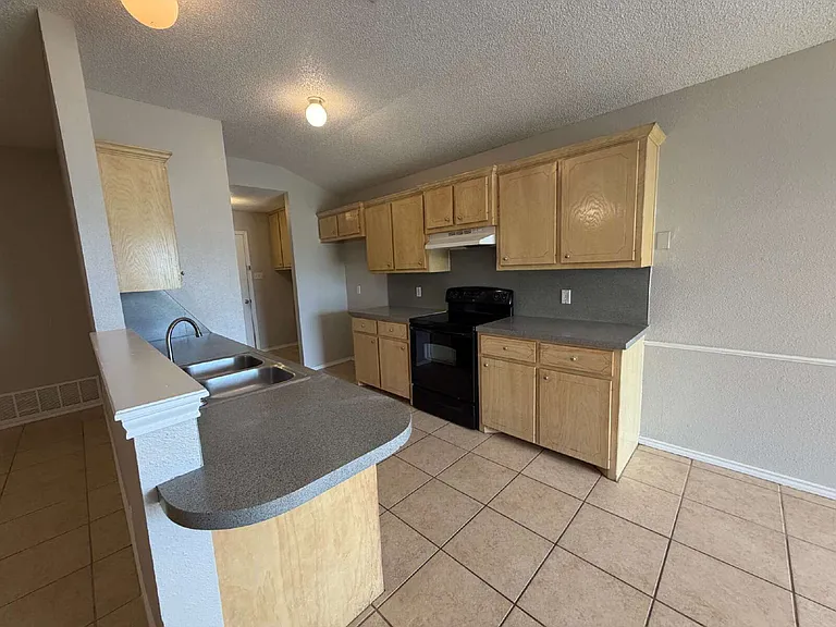 5903 10th St #3 — Photo 3