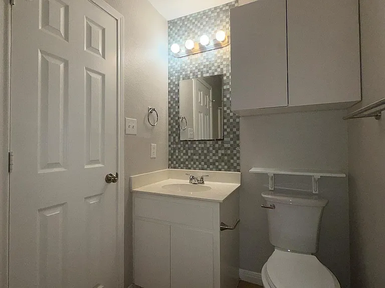2906 Kestrel Dr #B — Photo 18