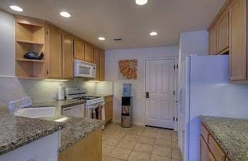 4th image of 3204 Silverland Dr