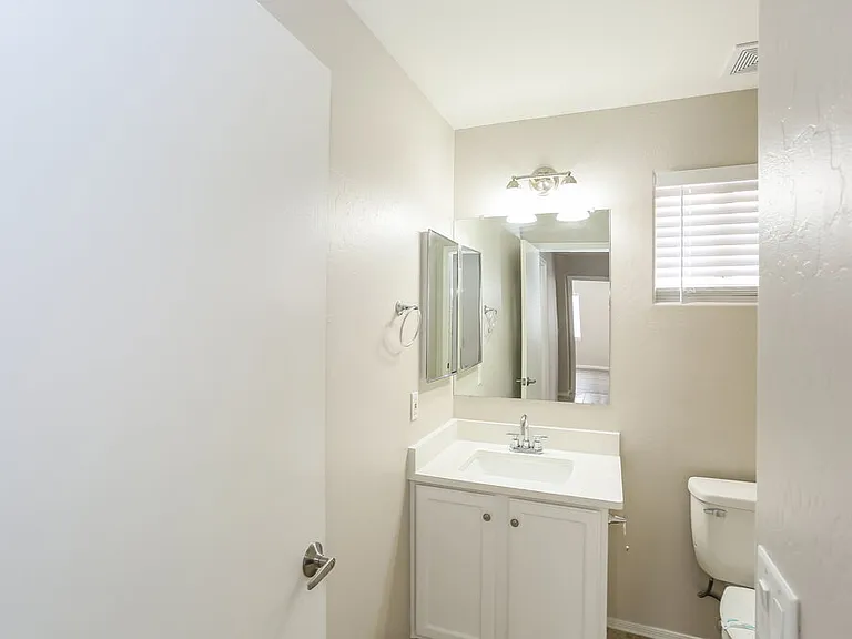 7334 W Lamar Rd — Photo 16