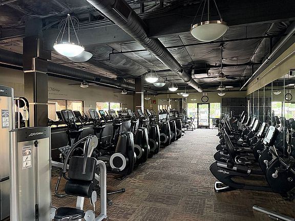 3rd image of 1452 S Ellsworth Rd #1525