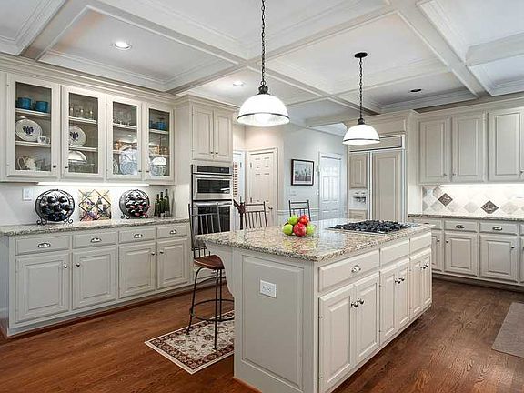 2nd image of 415 Thornwyck Trl