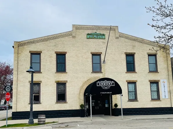 17 S 2nd St Ste 3, Grand Haven, MI 49417