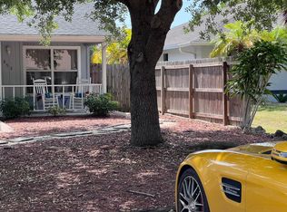 858 97th Ave N, Naples, FL 34108