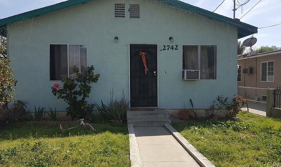 1st image of 2742 Benedict St