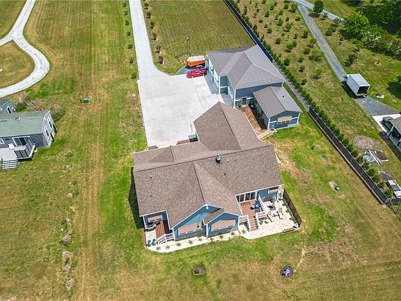 2nd image of 7296 Chesapeake Dr