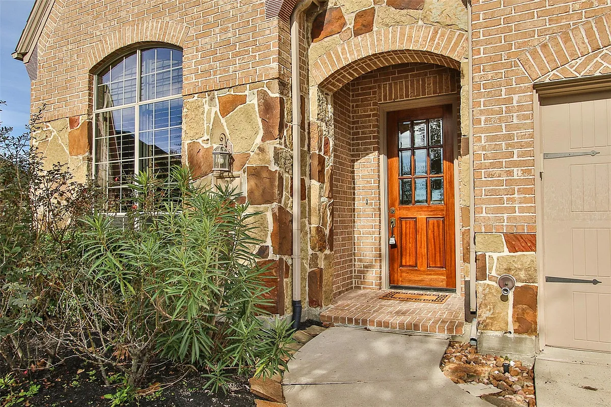 Building Photo - 35 Winhall Pl