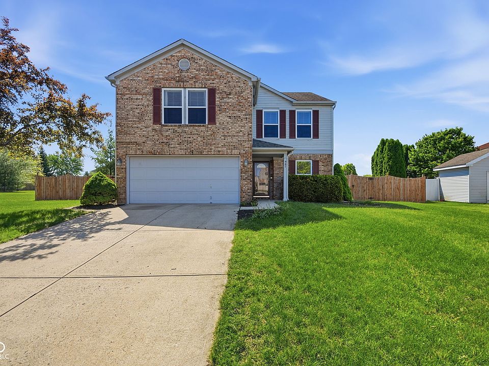 1st image of 987 Rosemary Cir
