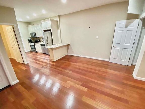 4th image of 28-32 35th St #1F