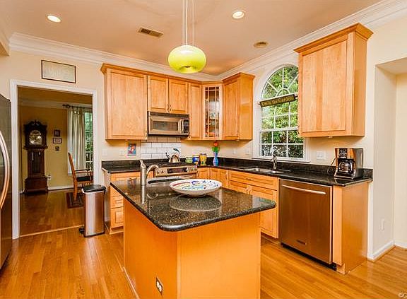 3rd image of 9127 Minglewood Ln