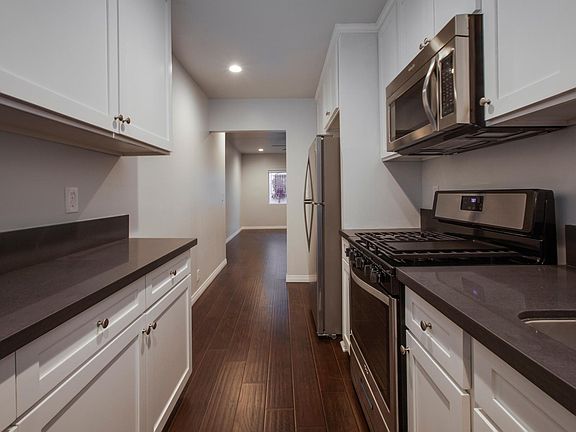 4th image of 3209 W 73rd St APT 2