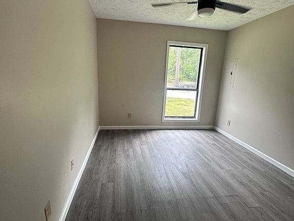 4th image of 5807 Aftonshire Dr