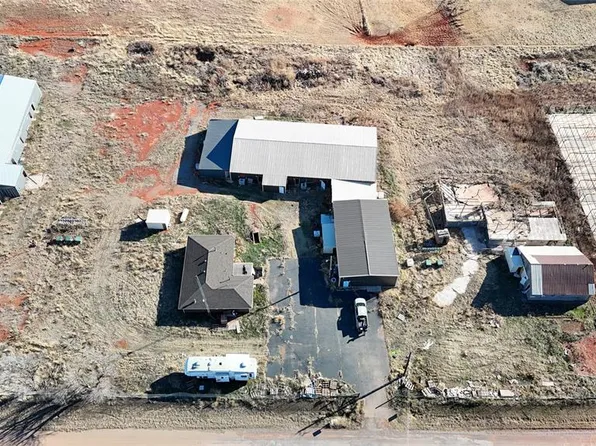 22024 E 1090th Rd, Foss, OK 73647