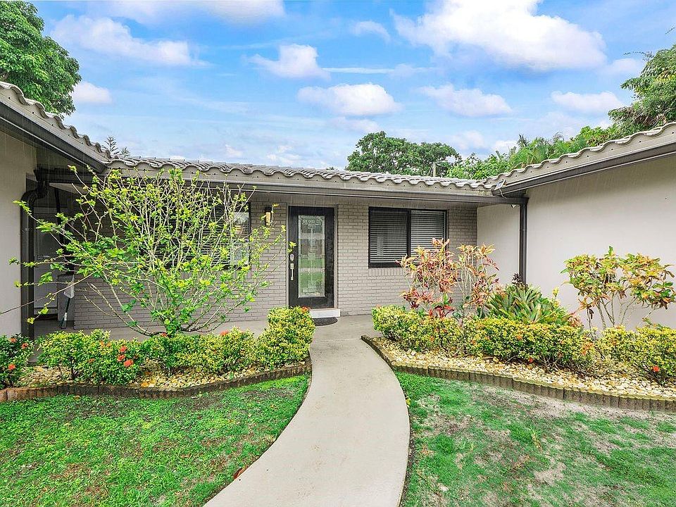 1st image of 600 NW 22nd Court