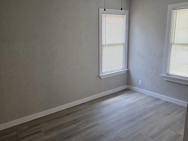 1714 Islla Dr — Photo 9