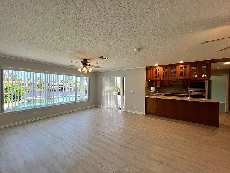 415 Aruba Ct — Photo 8