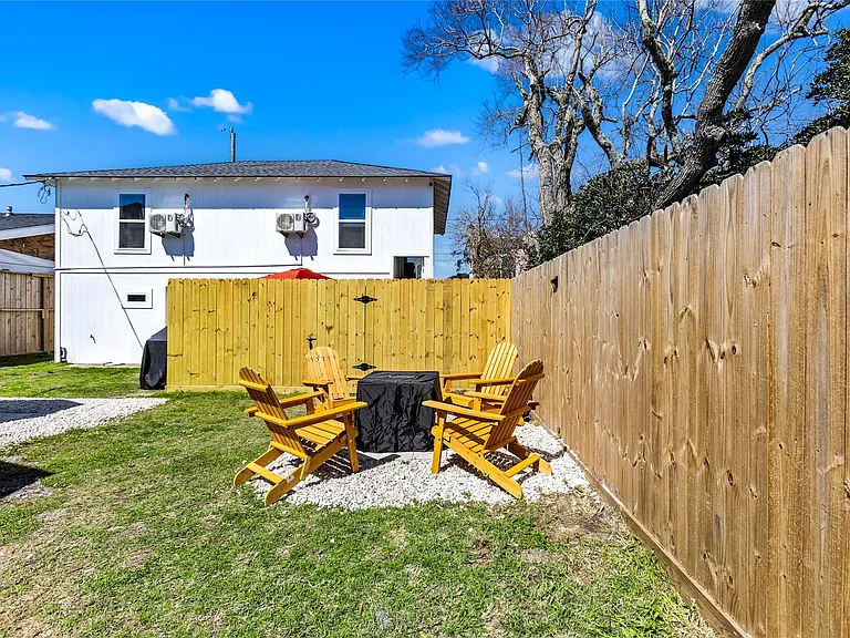 3624 Avenue S 1/2 — Photo 6