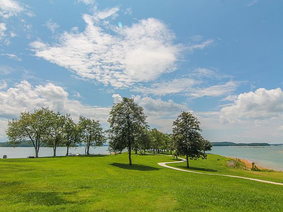 4th image of 721 Waters Edge Lot 20
