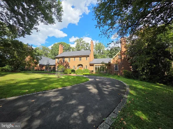 19 Piney Glen Ct, Potomac, MD 20854