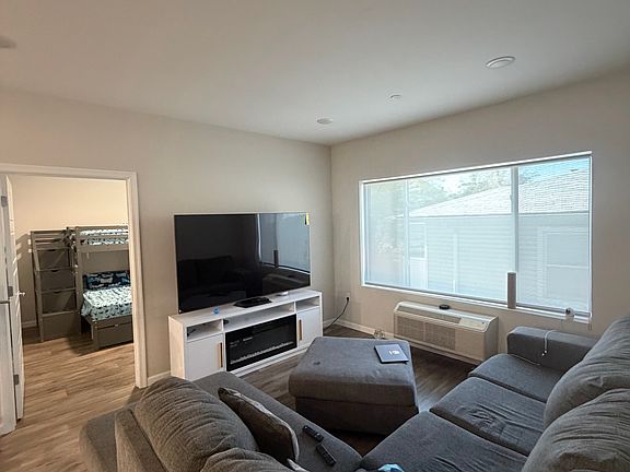 4th image of 293 Lake St #203