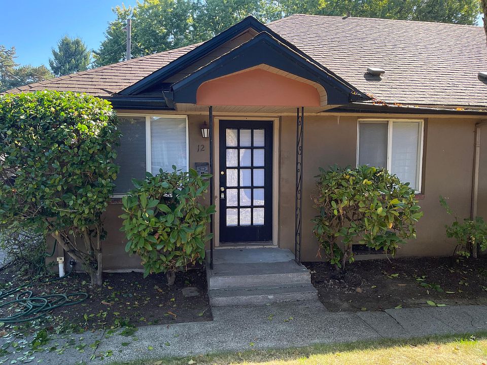1st image of 904 W 21st St