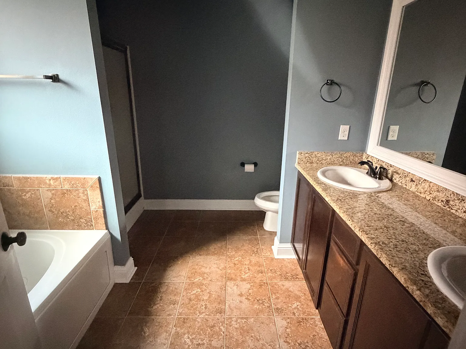 3 bed, 1707 sqft, $2,000 — Photo 2