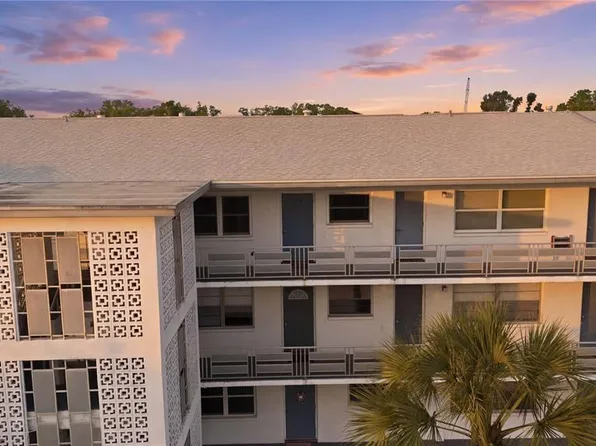 6000 20th St N APT 144, Saint Petersburg, FL 33714