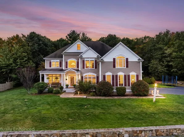27 Dairy Dr, Upton, MA 01568