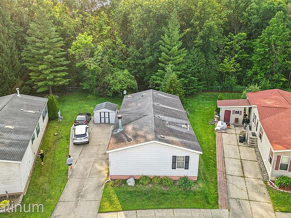 3rd image of 49949 Serenity Ln