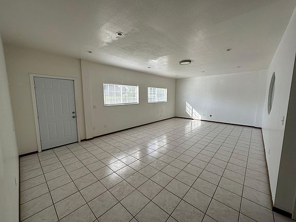 4th image of 3026 Dryden Ave