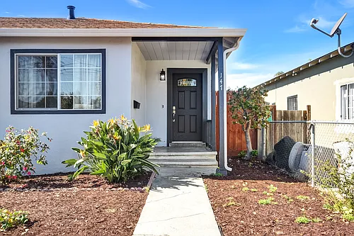 146 Wisteria Dr Photo 1