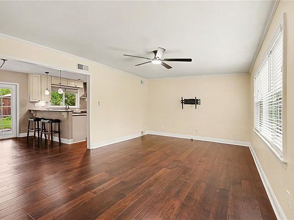 5th image of 7540 Rainbow Dr