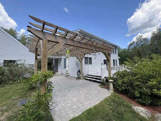 3 bed, 2200 sqft, $3,400 — Photo 4